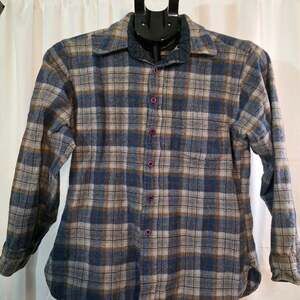 Vintage Pendleton Shirt 100% Pure Virgin Wool Plaid Made in USA youth XL